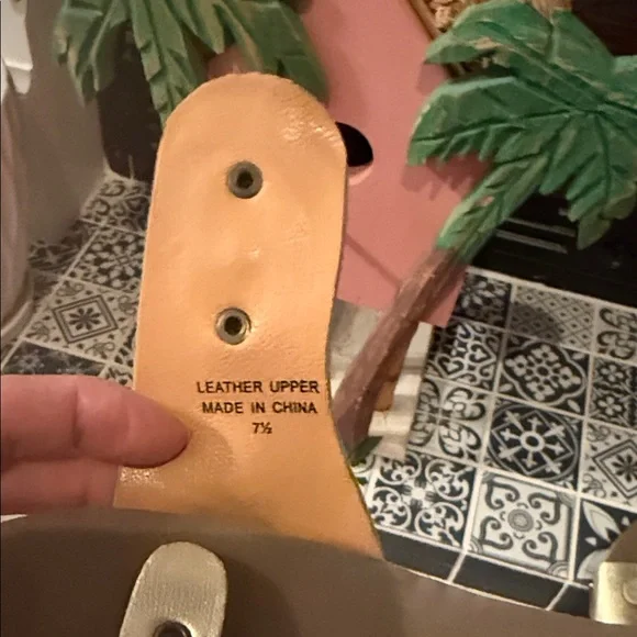 Elegant Gold Women's Sandals by Flogg - Picture 4 of 4